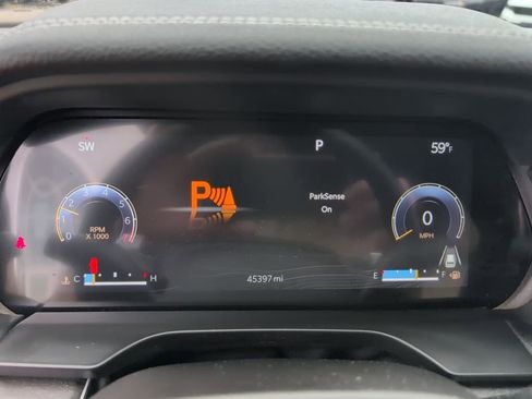 Used 2023 Jeep Grand Cherokee Limited AWD/4WD image 32
