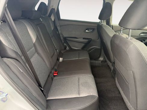 Used 2023 Nissan Rogue SV image 29