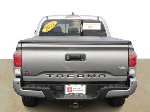 Certified 2021 Toyota Tacoma TRD Off-Road w/ Technology Package AWD/4WD image 5