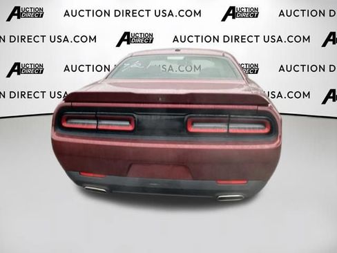 Used 2019 Dodge Challenger SXT RWD image 11