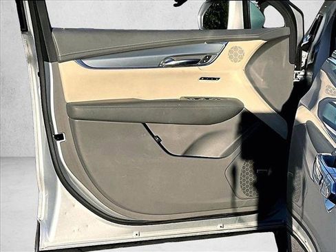 Used 2017 Cadillac XT5 Premium Luxury image 18