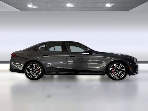 New 2026 BMW 530i w/ M Sport Package image 7