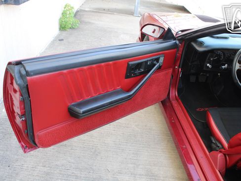 Used 1989 Chevrolet Camaro RS RWD image 17