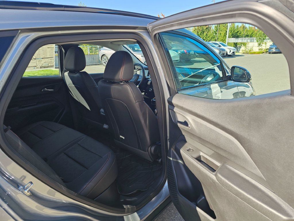 New 2027 Chevrolet Bolt RS w/ Technology Package FWD image 15