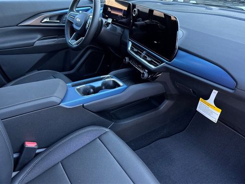 New 2026 Chevrolet Equinox EV LT w/ LPO, Blackout Package image 16