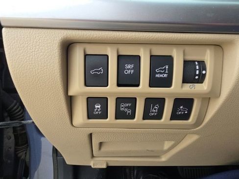 Used 2017 Subaru Outback 2.5i Limited image 9