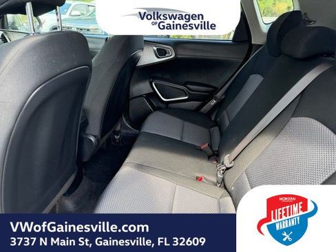 Used 2025 Kia Soul LX w/ LX Technology Package FWD image 11