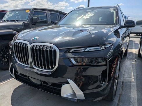 Used 2023 BMW X7 xDrive40i image 5