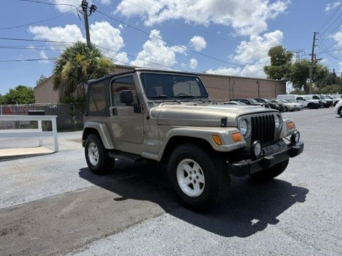 Used 2004 Jeep Wrangler Sahara AWD/4WD image 4
