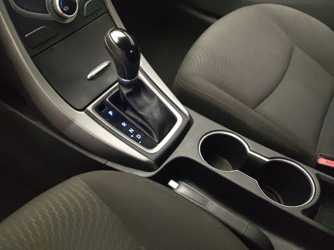 Used 2016 Hyundai Elantra SE w/ Option Group 02 FWD image 26