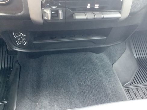 Used 2024 RAM 3500 Tradesman w/ Chrome Appearance Group image 23