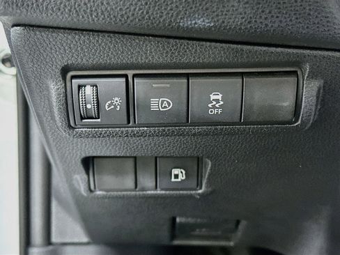 Used 2025 Toyota Corolla Cross AWD Hybrid image 17