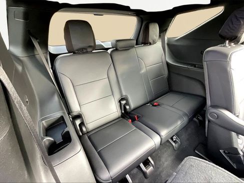 Certified 2026 Chevrolet Traverse LT w/ Driver Confidence Package image 28