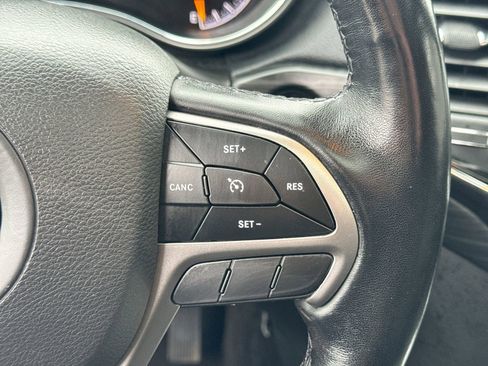 Used 2022 Jeep Grand Cherokee Altitude AWD/4WD image 28