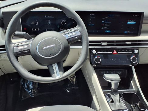 Certified 2025 Hyundai Tucson SEL image 13