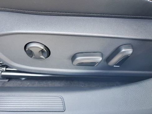 New 2026 Volkswagen Jetta SE FWD image 17