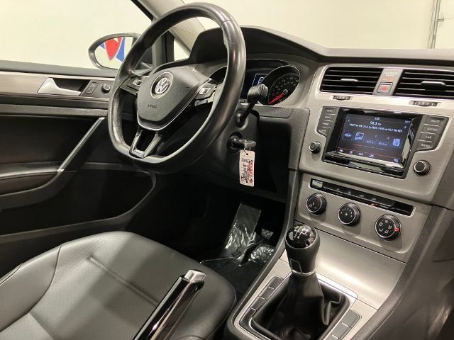 Used 2015 Volkswagen Golf S FWD image 44