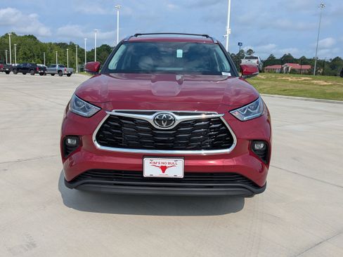 New 2026 Toyota Highlander Limited AWD/4WD image 8