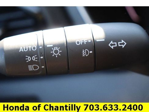 Certified 2025 Honda Pilot Touring image 10