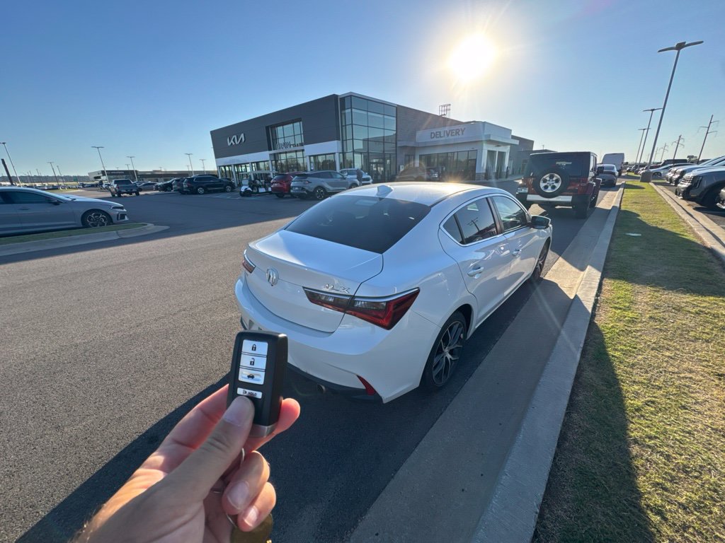 Used 2019 Acura ILX w/ Premium Package FWD image 3