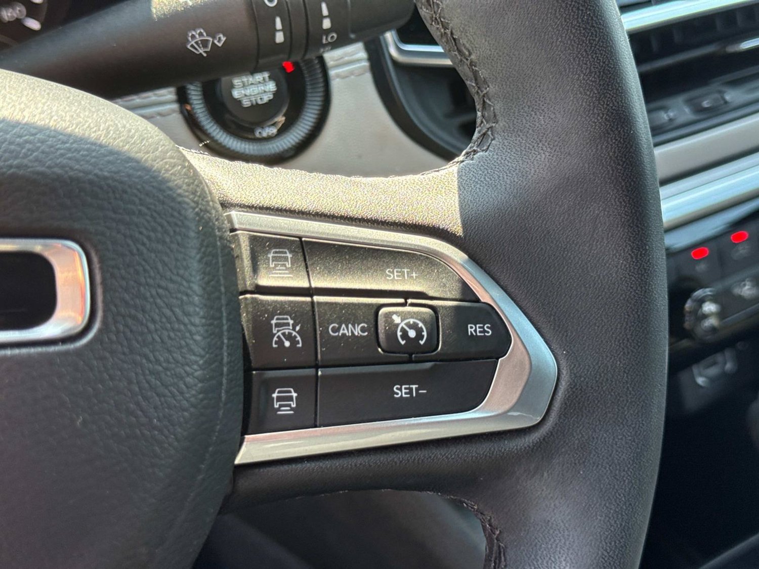 Used 2024 Jeep Compass Limited AWD/4WD image 34