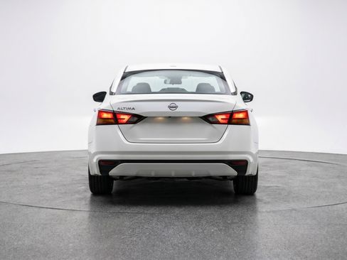 Used 2025 Nissan Altima 2.5 SV image 7