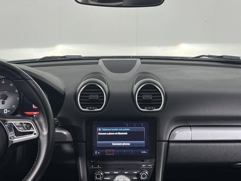 Certified 2018 Porsche 718 Cayman S RWD image 19