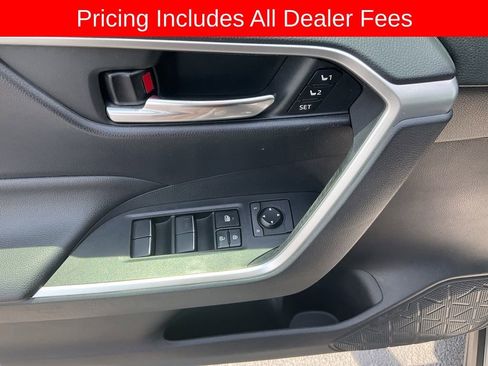 Used 2019 Toyota RAV4 XLE Premium w/ Cold Weather Package FWD image 4