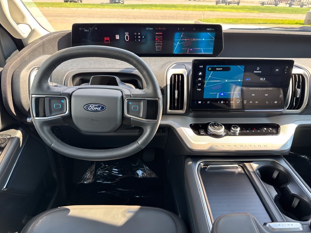 Used 2025 Ford Expedition Active AWD/4WD image 18