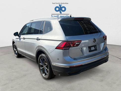 Used 2023 Volkswagen Tiguan SE AWD/4WD image 4
