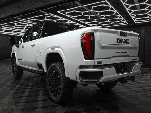 New 2026 GMC Sierra 2500 Denali Ultimate AWD/4WD image 13
