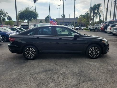 Used 2020 Volkswagen Jetta SE w/ SE Cold Weather Package FWD image 8