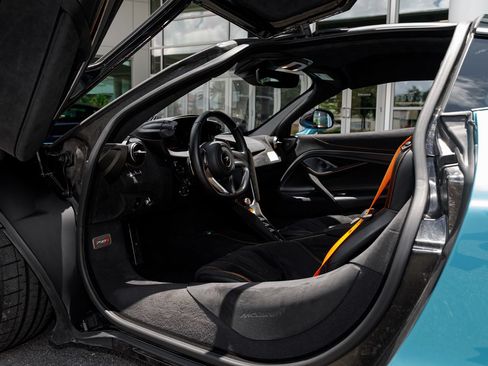 Used 2025 McLaren 750S RWD image 56