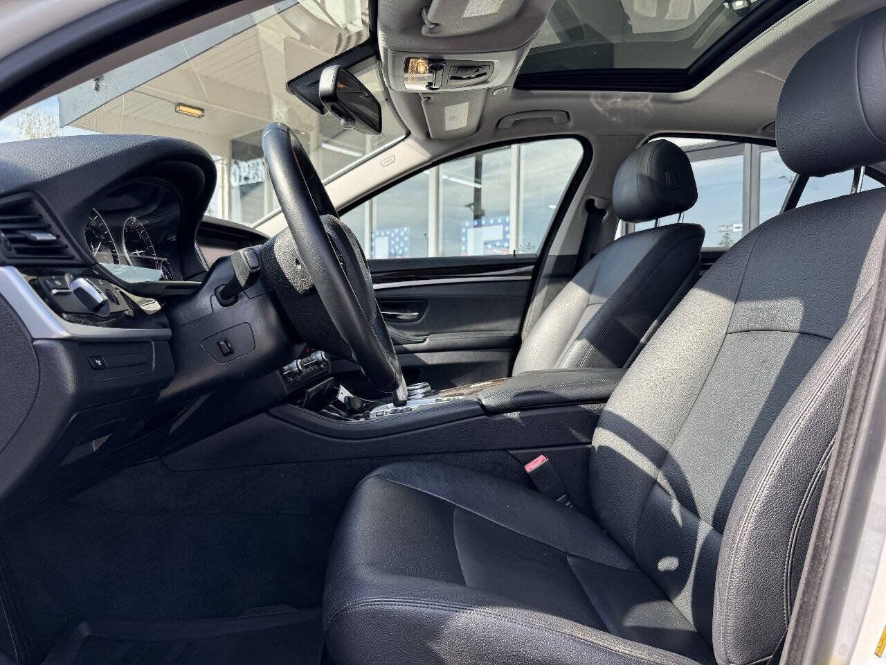 Used 2015 BMW 528i Sedan RWD image 29