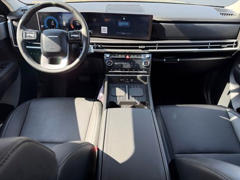 Certified 2025 Hyundai Santa Fe SEL image 12