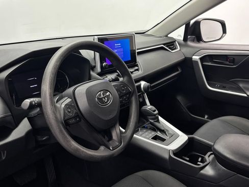 Used 2023 Toyota RAV4 LE AWD/4WD image 14