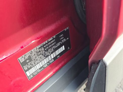 Used 2019 Toyota RAV4 LE FWD image 27