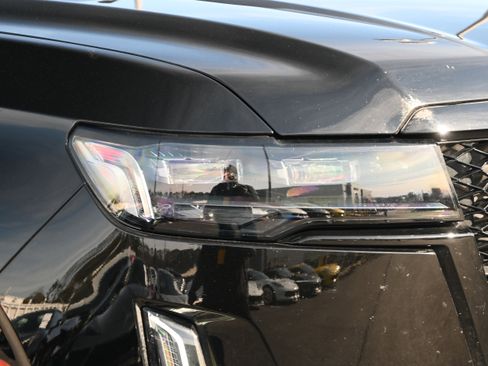 Used 2021 Cadillac Escalade Sport w/ Driver Assist Tech Package image 12