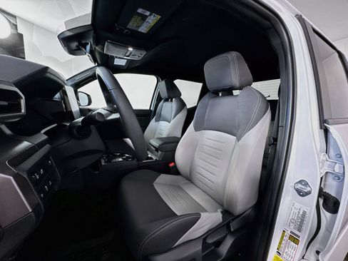Certified 2025 Toyota Tacoma TRD Off-Road AWD/4WD image 17
