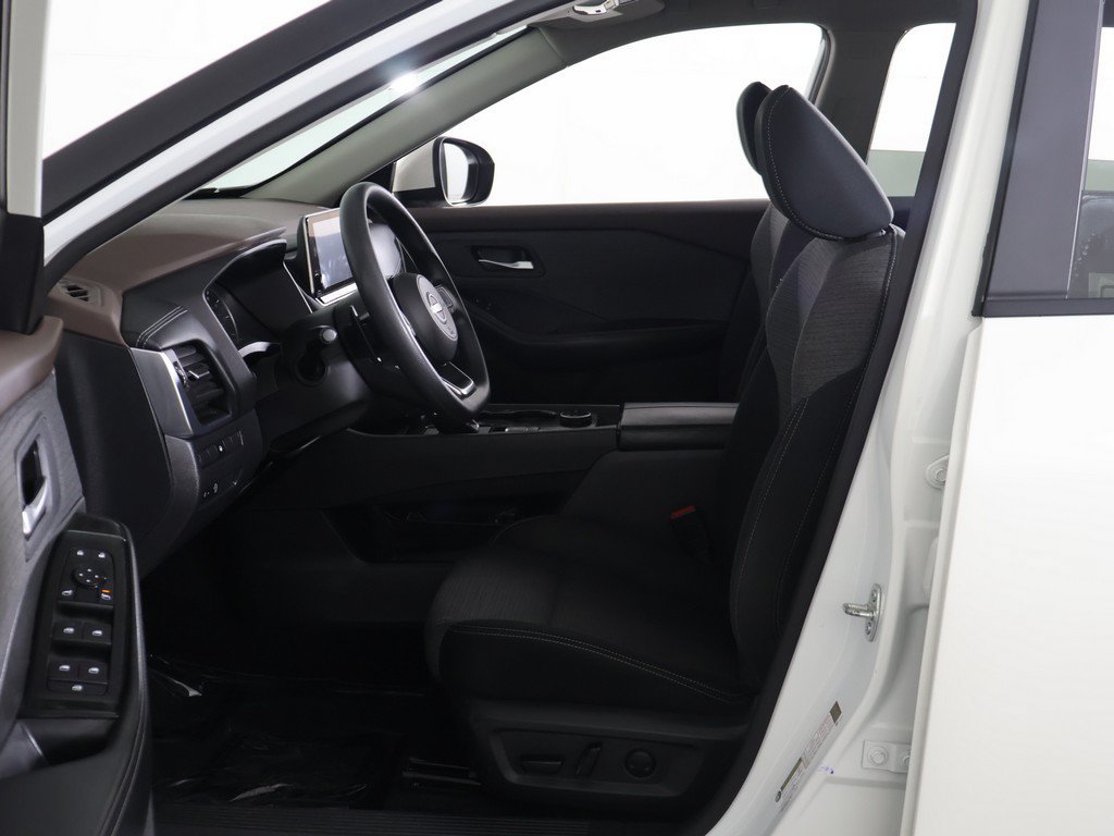 Used 2023 Nissan Rogue SV AWD/4WD image 22