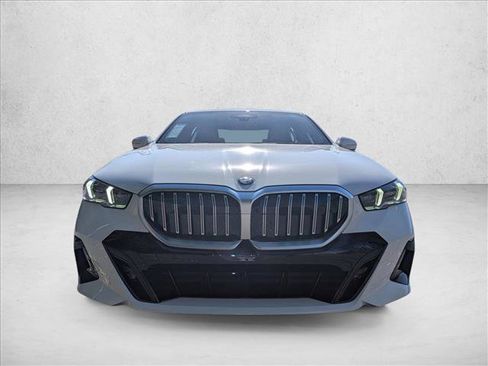 Used 2026 BMW 530i xDrive w/ M Sport Package AWD/4WD image 5