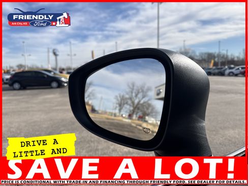 Used 2023 Chrysler Voyager LX image 41