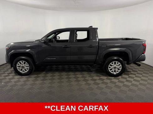 Used 2025 Toyota Tacoma SR5 AWD/4WD image 5
