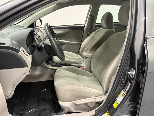 Used 2013 Toyota Corolla L FWD image 10