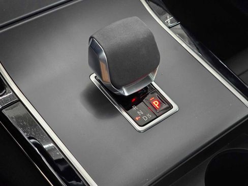 New 2024 Land Rover Range Rover Velar Dynamic SE image 28