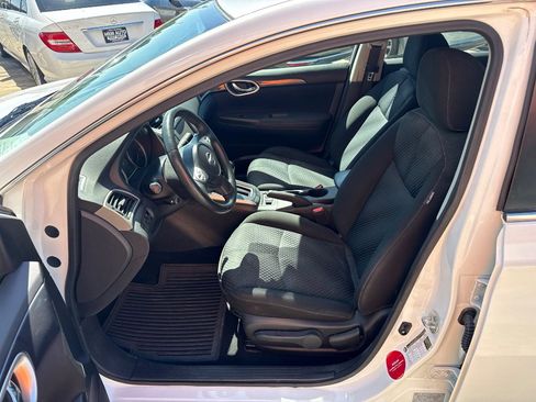 Used 2019 Nissan Sentra SR w/ Exterior Package image 13