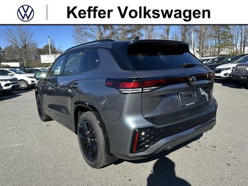 New 2026 Volkswagen Tiguan SE R-Line FWD image 3