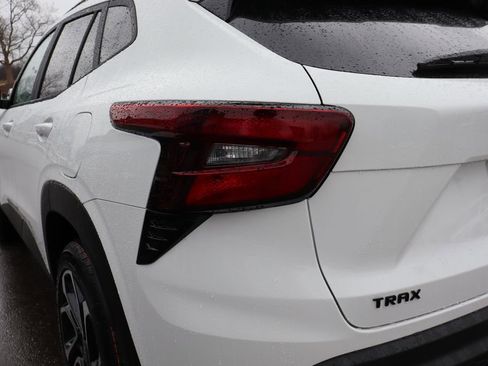 New 2026 Chevrolet Trax RS w/ Sunroof Package image 27