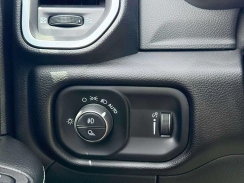 Used 2025 RAM 2500 Big Horn AWD/4WD image 18