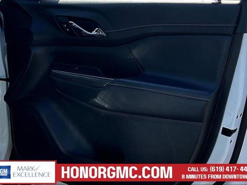 Used 2020 GMC Acadia SLT image 26